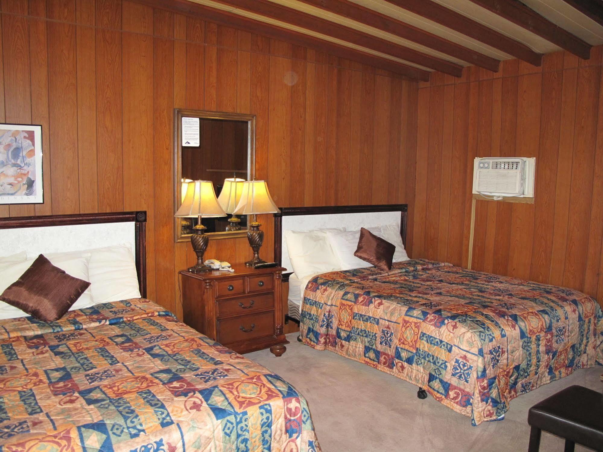 Blue Mountain Motel พินเชอร์ ครีก ภายนอก รูปภาพ